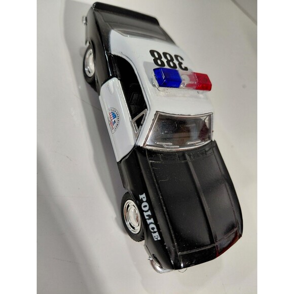 Kinsmart Die Cast 1:37 1967 Chevrolet Camaro Z-28 Police Car - Picture 6 of 8